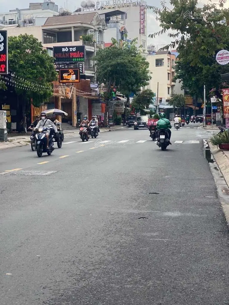 Bán nhà mặt tiền kinh doanh khu Tân Sơn Nhì sầm uất, 84m2, nở hậu tài lộc