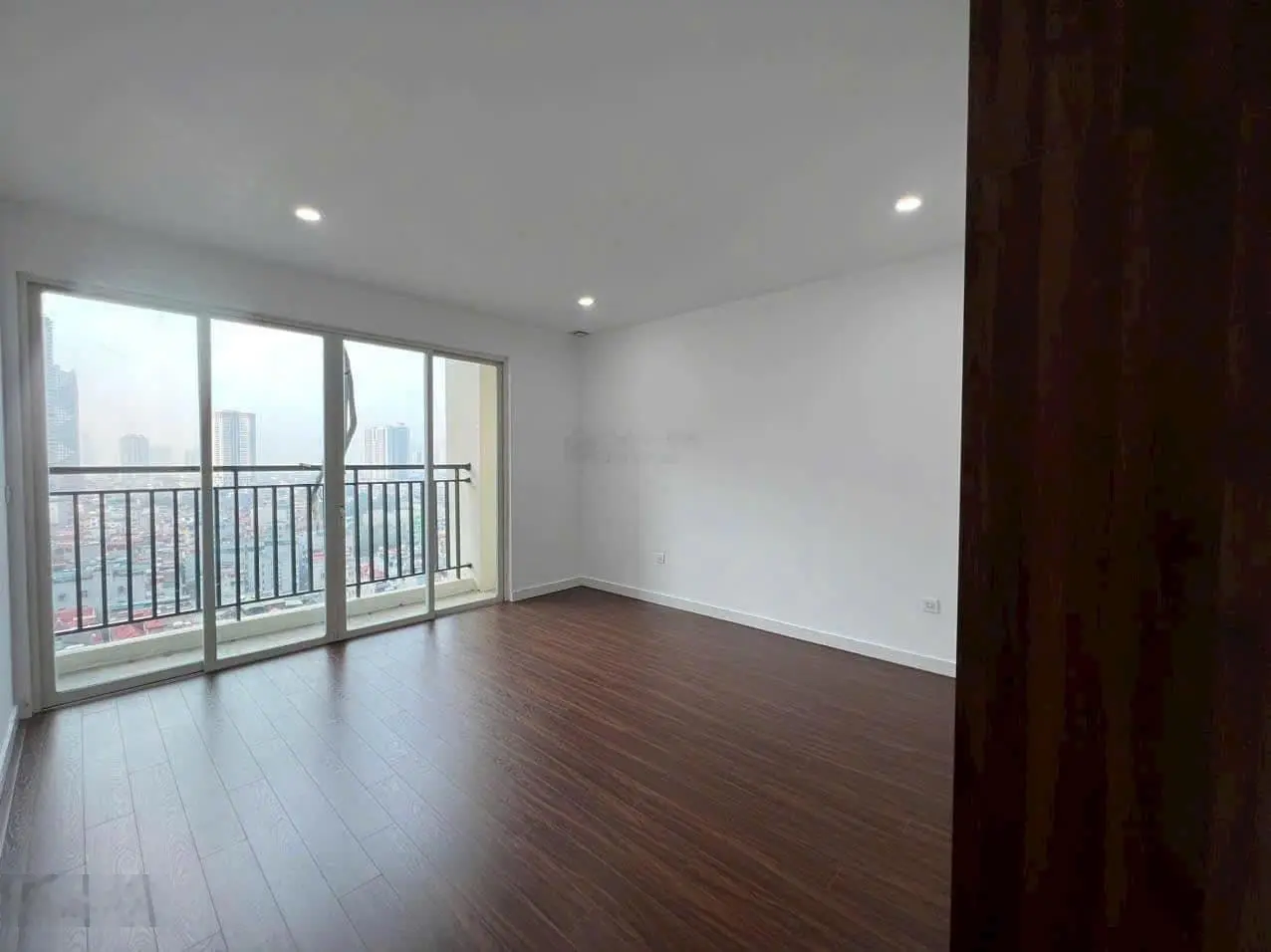 Chủ nhà cần tiền bán gấp căn góc 136m2 có slot ô tô tại dự án Hồ Gươm 102 Trần Phú Hà Đông