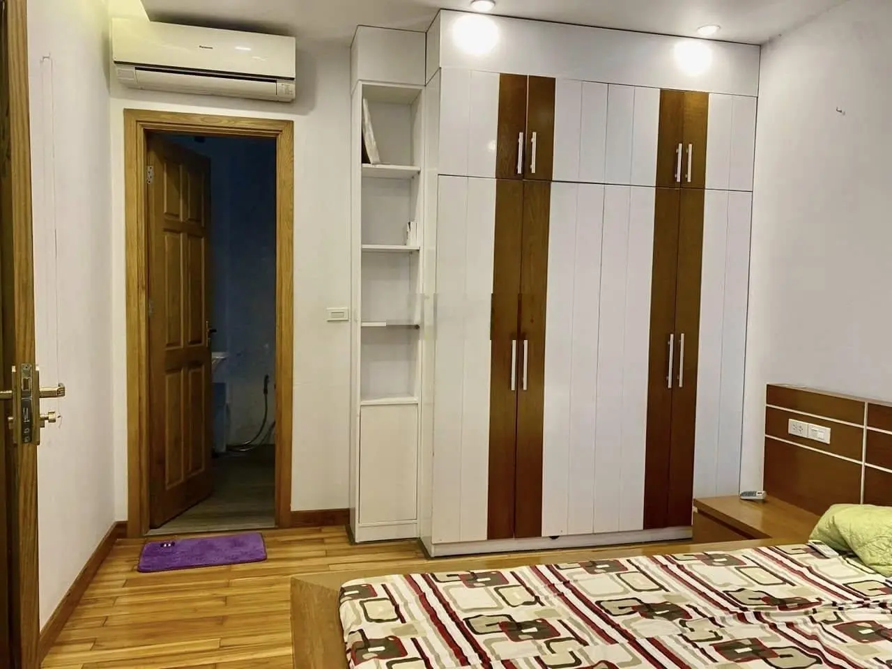 Giá 102! phân lô KV phố Yên Lãng, ô tô vào nhà, 2 thoáng, gần phố, 5 tầng 6 PN, giá 14,x tỷ