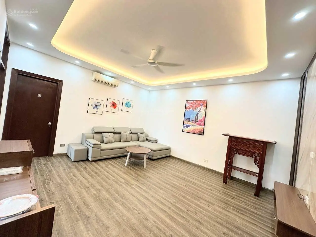 Bán gấp căn hộ chung cư M3M4 Nguyễn Chí Thanh 3PN 2WC DT: 130m2 giá 6.5 tỷ LH: E Hoà 0917 495 ***