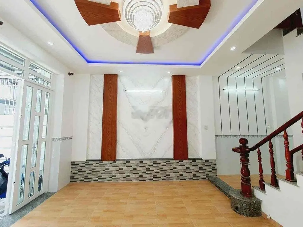 Nhà lầu 3 phòng ngủ giá 1.1 tỷ đường 6m cách chợ Lái Thiêu 500m