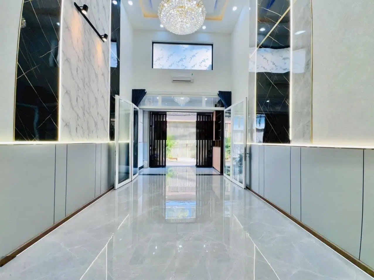Chính chủ cần bán nhanh nhà đẹp Nguyễn Văn Nghi- GV. DT: 64m2. GIÁ 3TỶ560. Cho thuê 18tr/th. Sổ sẵn