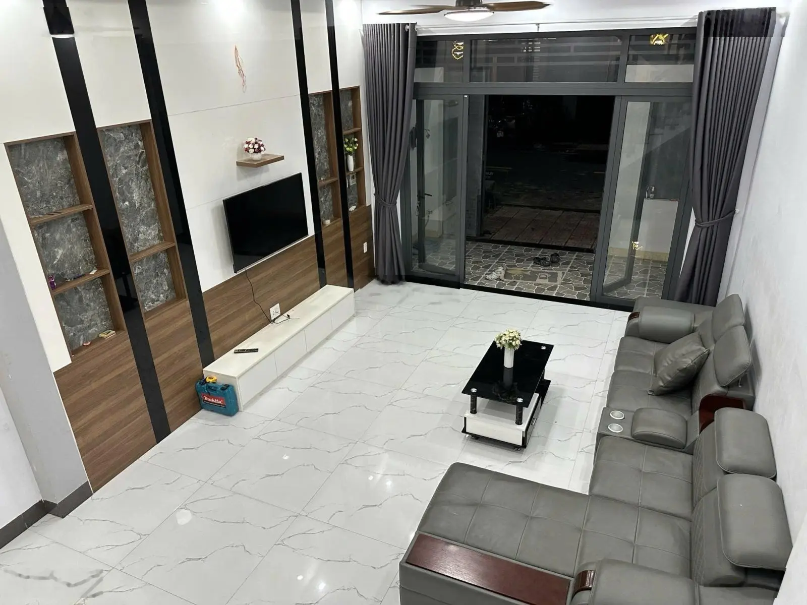 Bán gấp nhà riêng 1 lầu 1 trệt 1 tum, 2PN, 2WC, 70m2 tại KDC, Tân Bình, Dĩ An, giá cực chất 3,65 tỷ