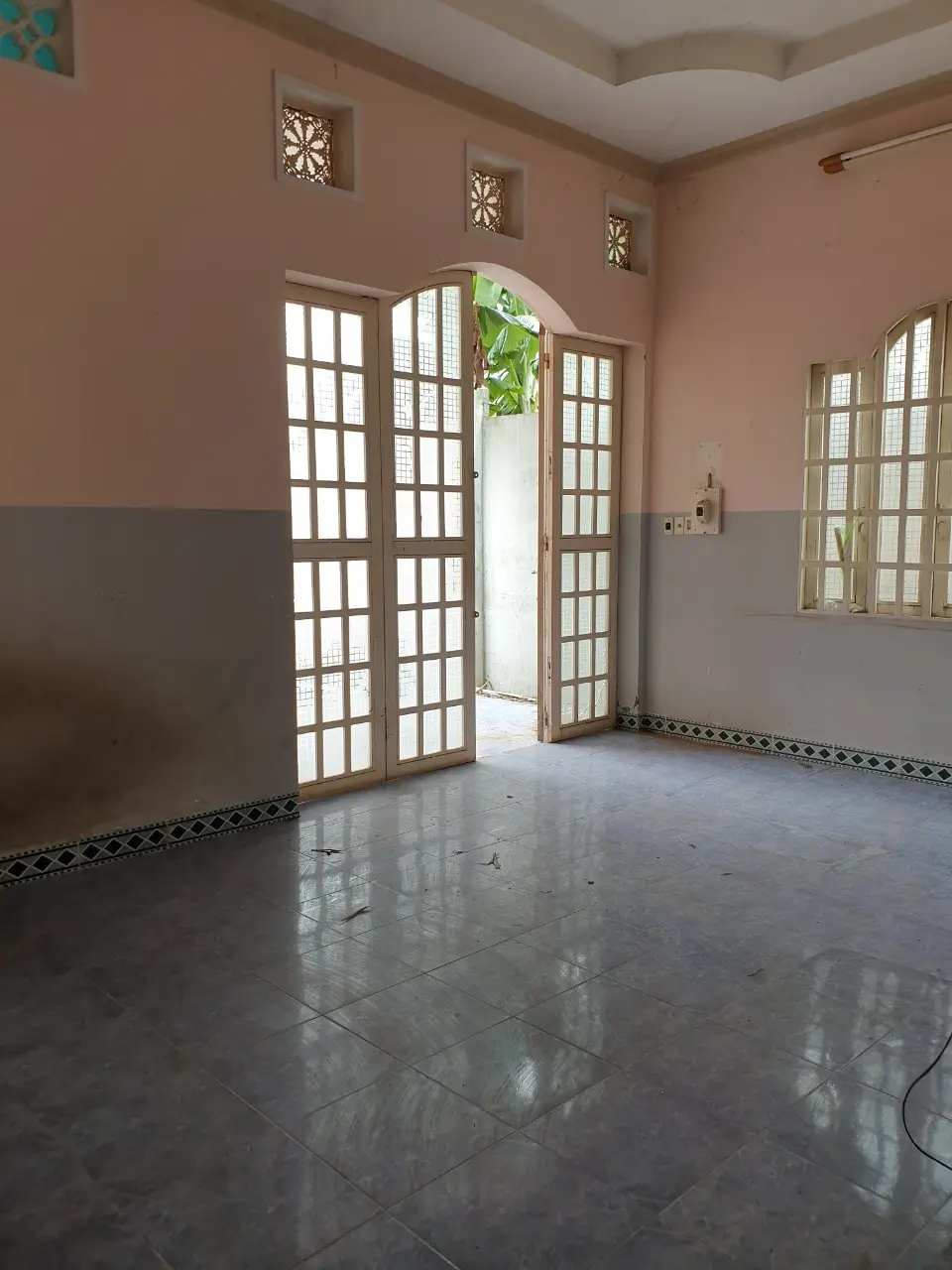 Bán gấp nhà + kho DT 300m2 (10x30) hẻm Tân Xuân 1, gần UBND xã Tân Xuân