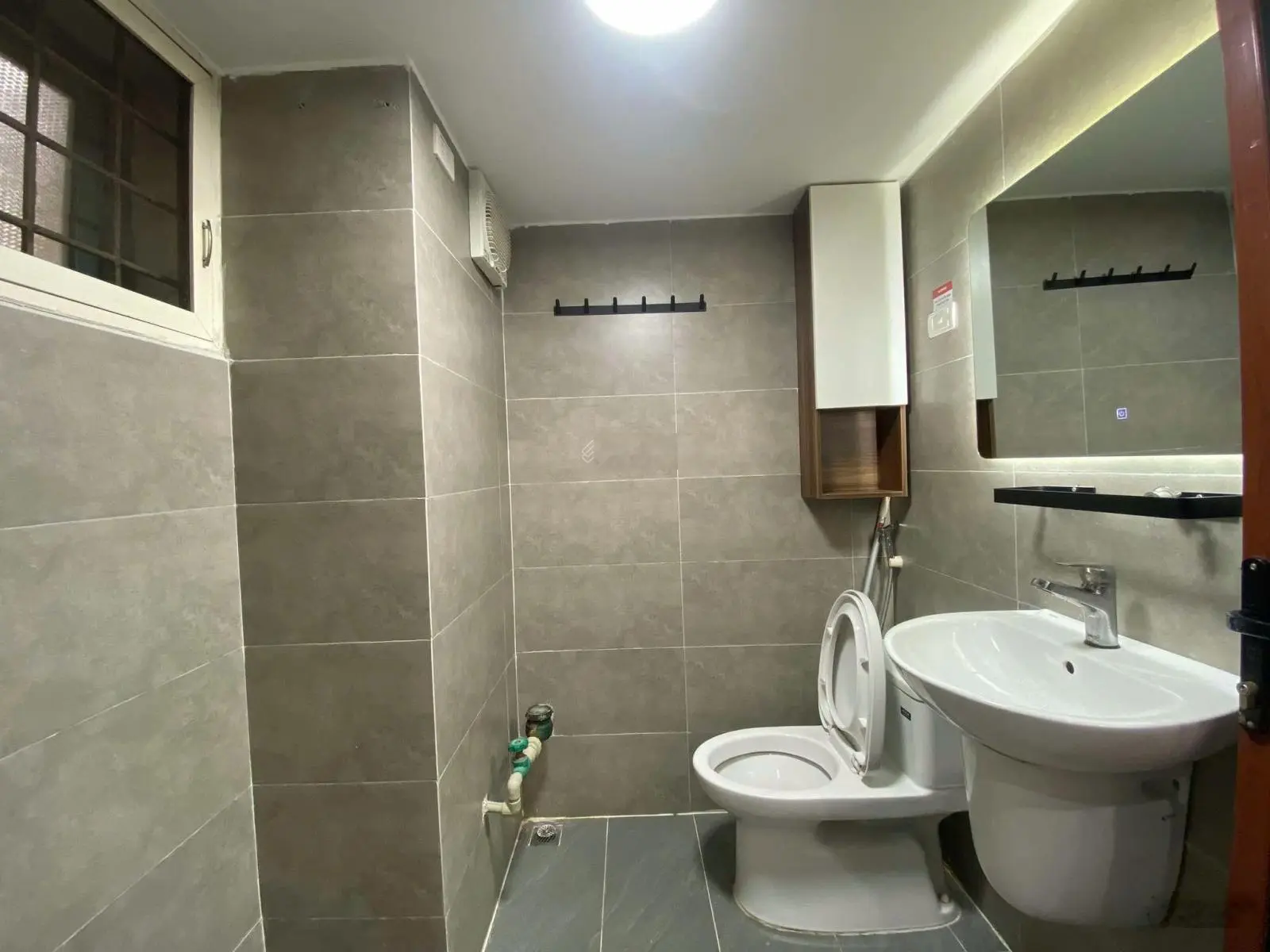 Nhà đẹp như ảnh nhé ạ. Chỉ nhỉnh 3 tỷ có ngay căn hộ 72m2 Bắc Linh Đàm. Lh: 0845 994 ***