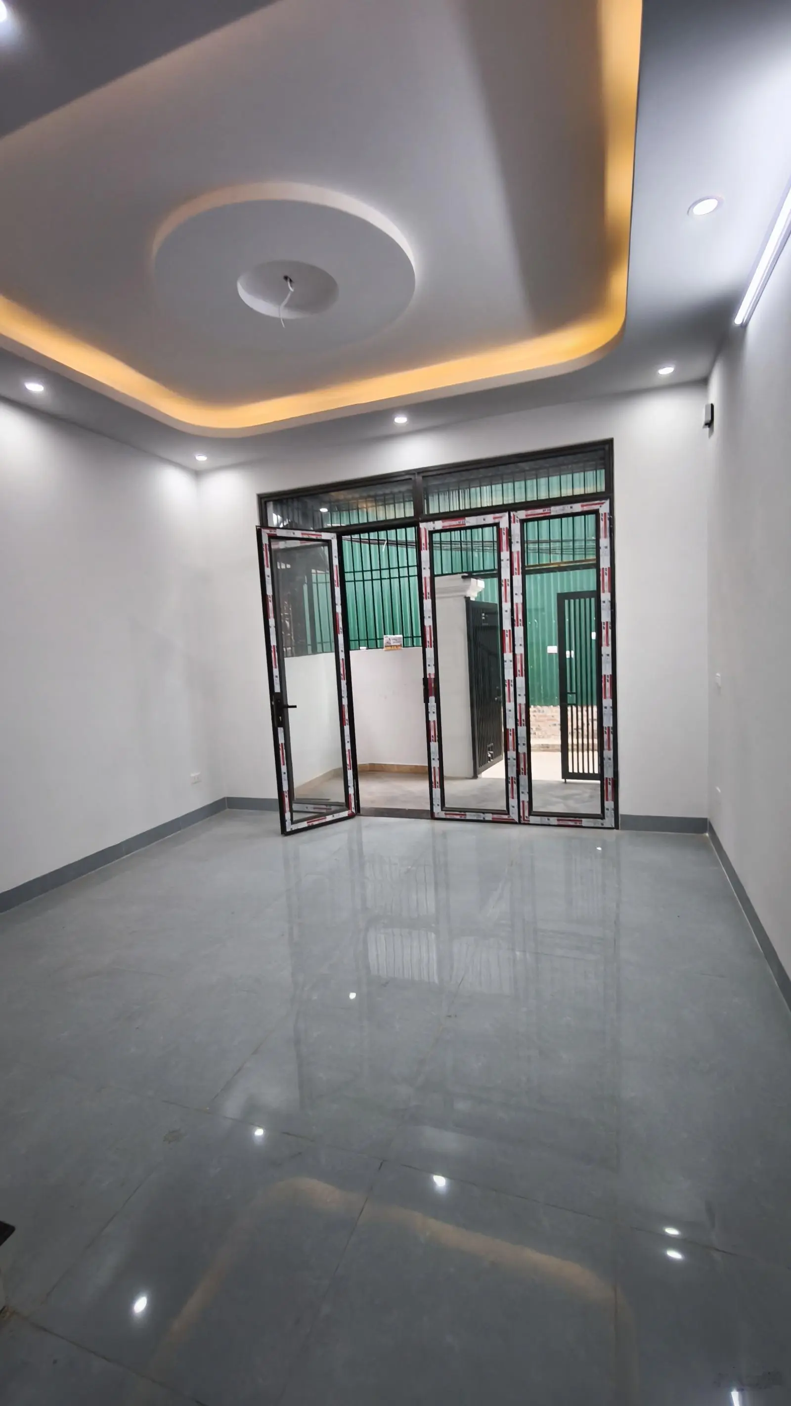 Hiếm, bán nhà diện tích 32m2 * 4 tầng, Phụng Châu, Chương Mỹ, đường thông, ô tô, kinh doanh