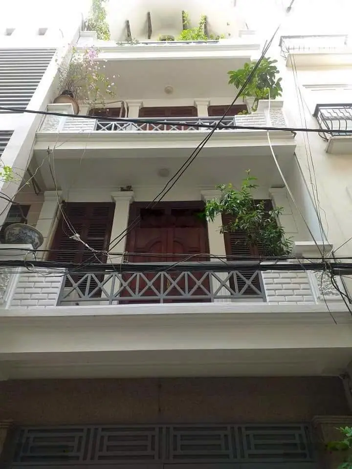 Bán gấp nhà phố Kim Mã - ô tô vào tận nhà. DT 49m2*5 tầng, chỉ hơn 8 tỷ