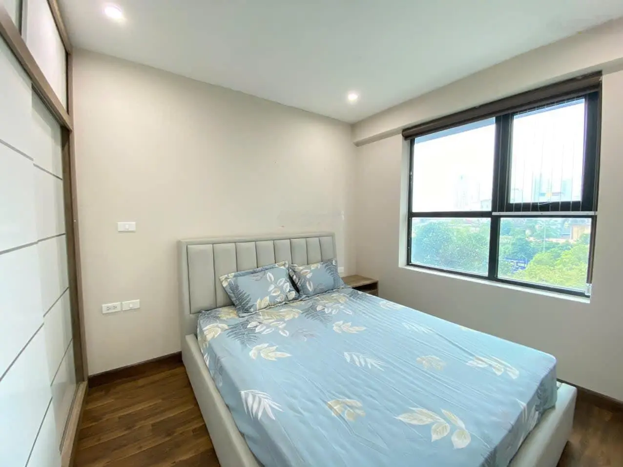 Chính chủ bán căn Hoàn Thành Pearl 80m2(2N2VS). Tầng trung, view Mỹ Đình có slot ôtô. Lh Ms Vân Hà