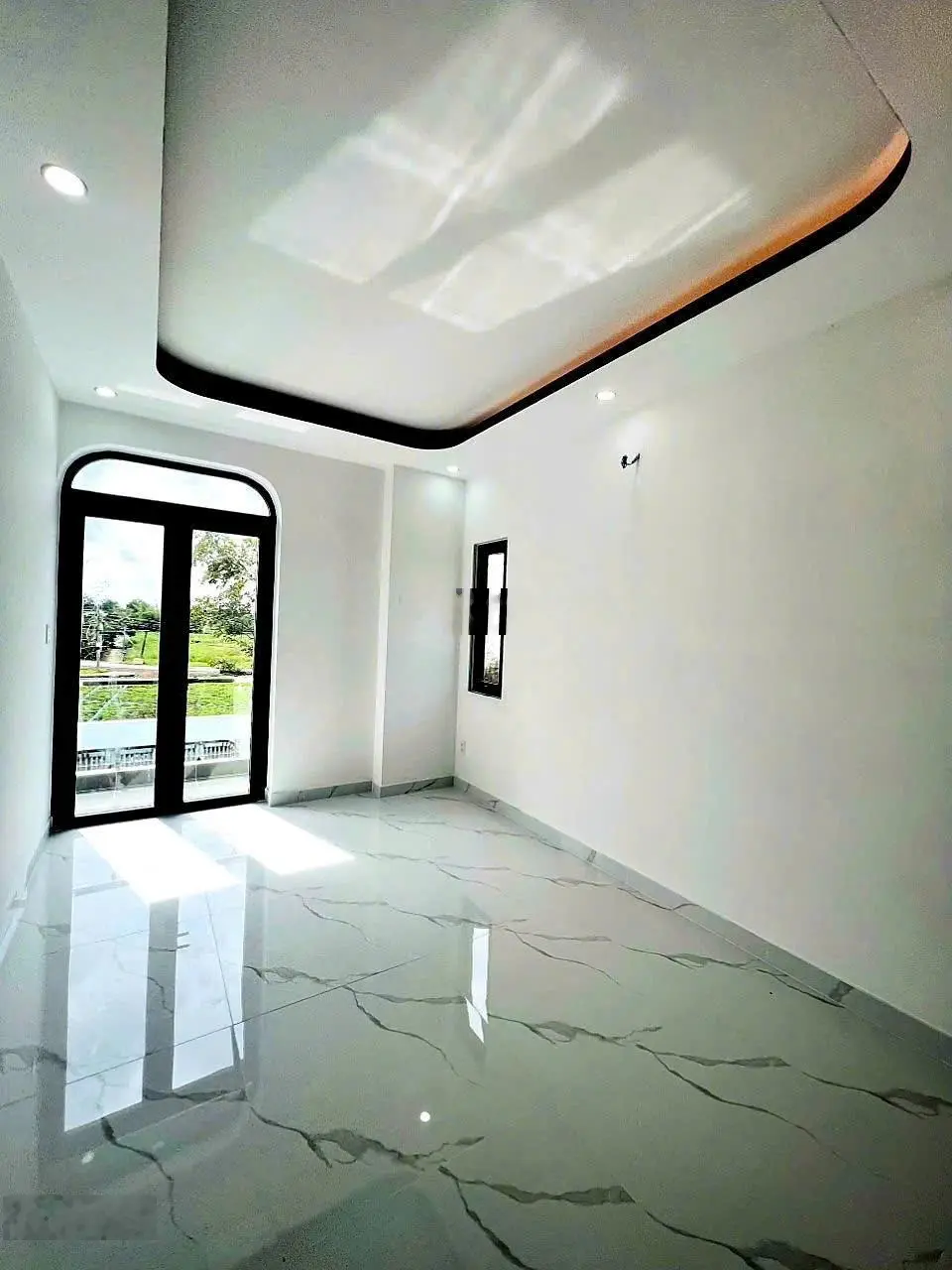 Nhà 1 trệt 1 lầu mặt tiền Lộc Hậu vô 50m 1,95 tỷ tặng full nội thất cách thị trấn Cần Giuộc 5p