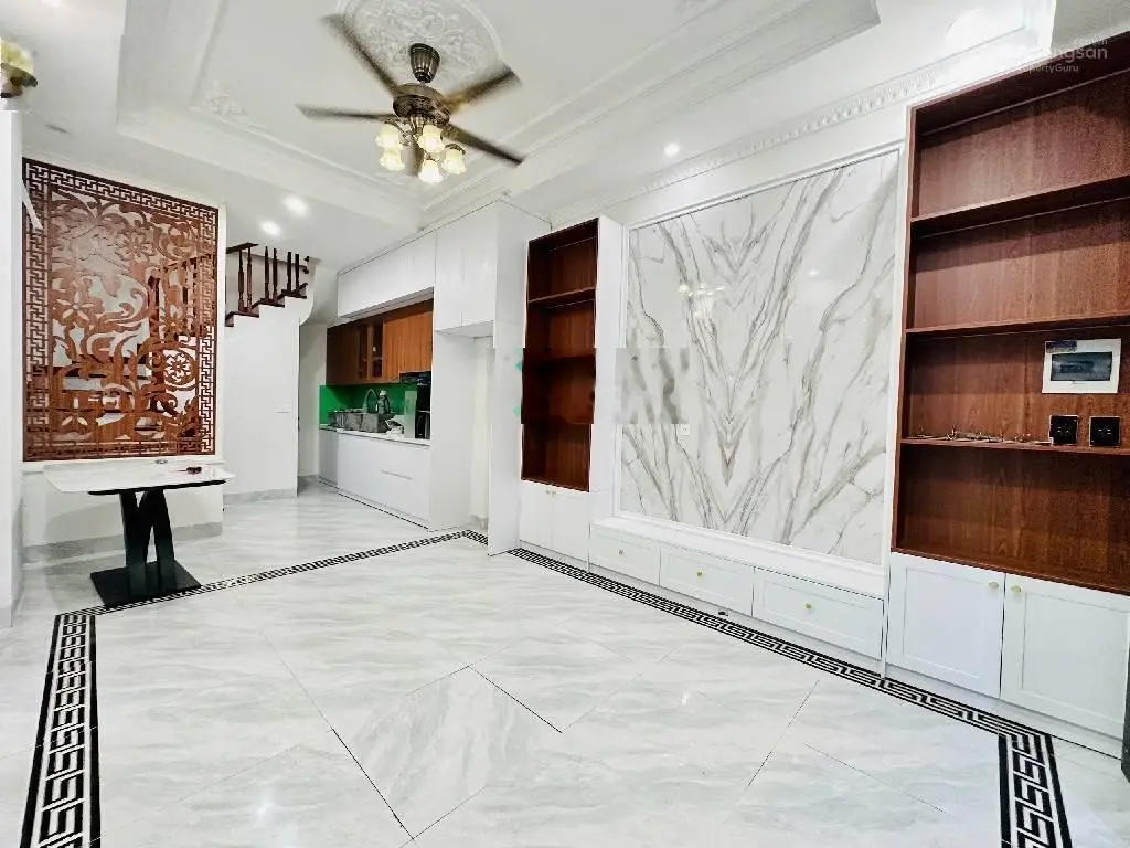 Siêu phẩm - Phố Trạm - nhà mới đẹp - 3 phòng ngủ - sổ sẵn - gần ô tô