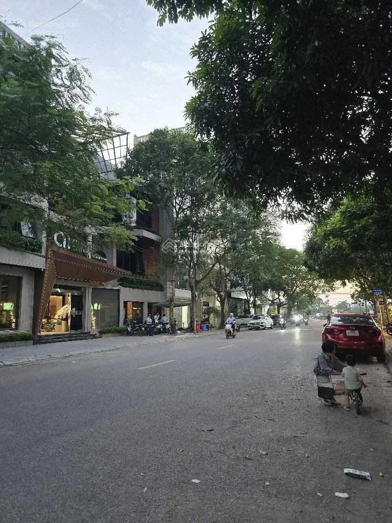 Nhà mới. Thiết kế hiện đại. Full nội thất