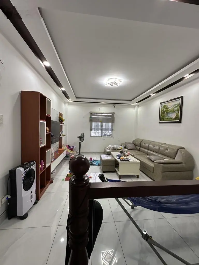 Nhà đẹp 4 tầng - 2 MT hẻm ô tô Nguyễn Hồng Đào - Công viên sau nhà