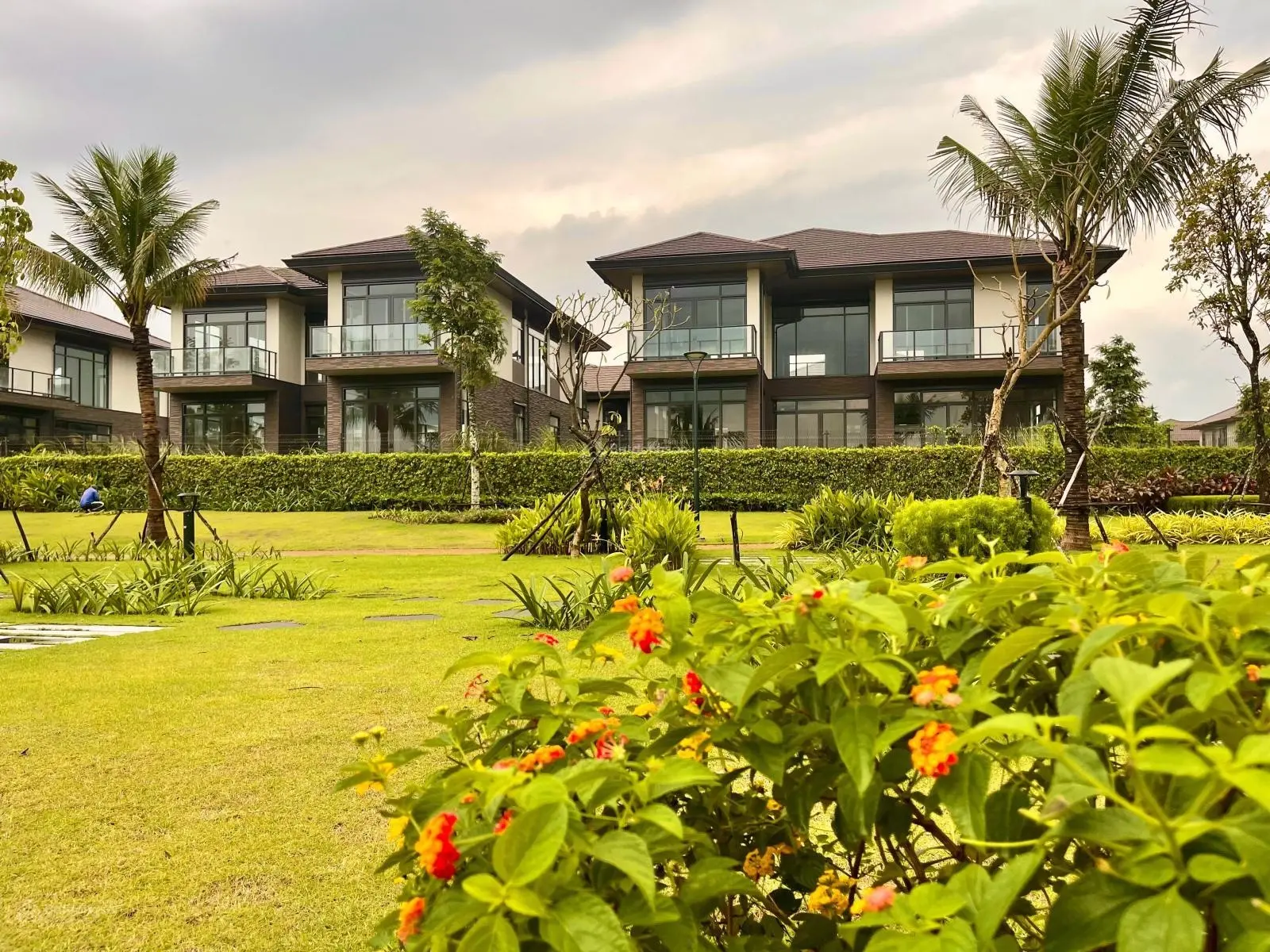 Bán nhà phố vườn, biệt thự, villa sông KĐT Waterpoint. Chỉ từ 3 tỷ có nhà ngay