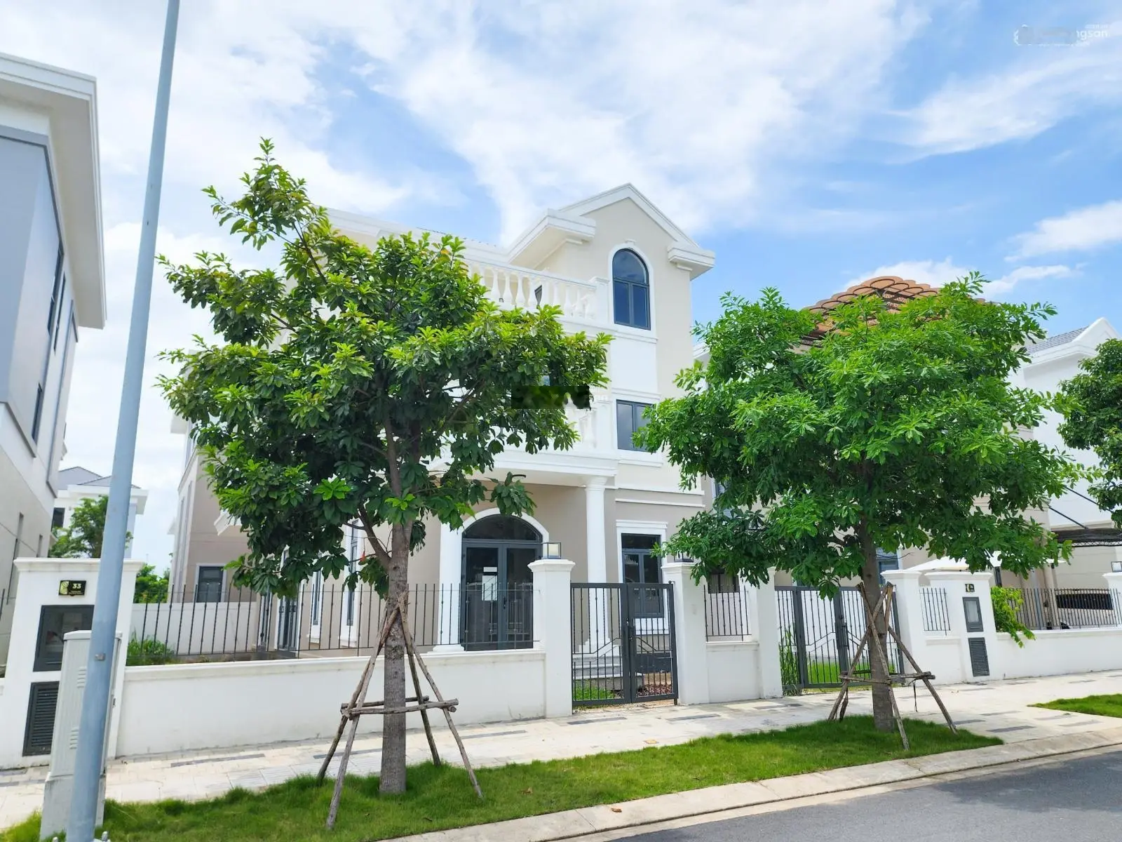 Biệt thự đơn lập view sông lớn 15x20m, giá 20 tỷ đối diện công viên, Tây Nam. LH Phúc 0906 314 ***