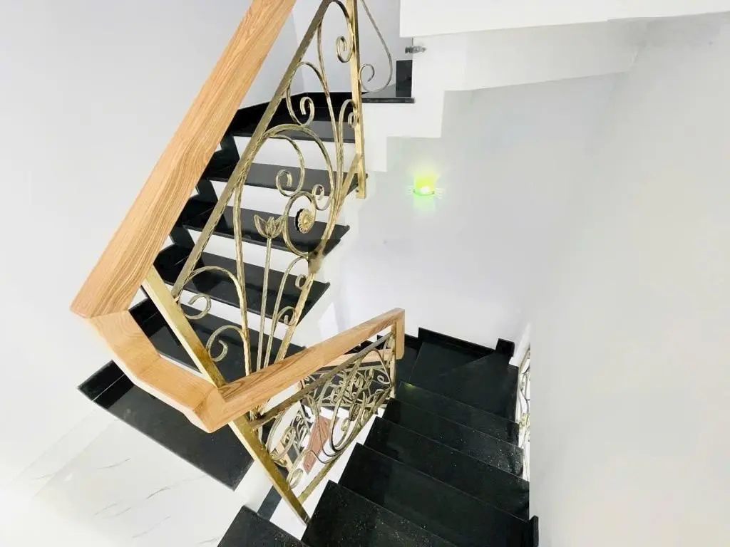 Hiếm!! Chỉ 9 tỷ-căn góc(4,1/4,3 x 14) 5tầng ,6PN ,HXT ,sát công viên bông sao p6 Q8,pháp lý chuẩn