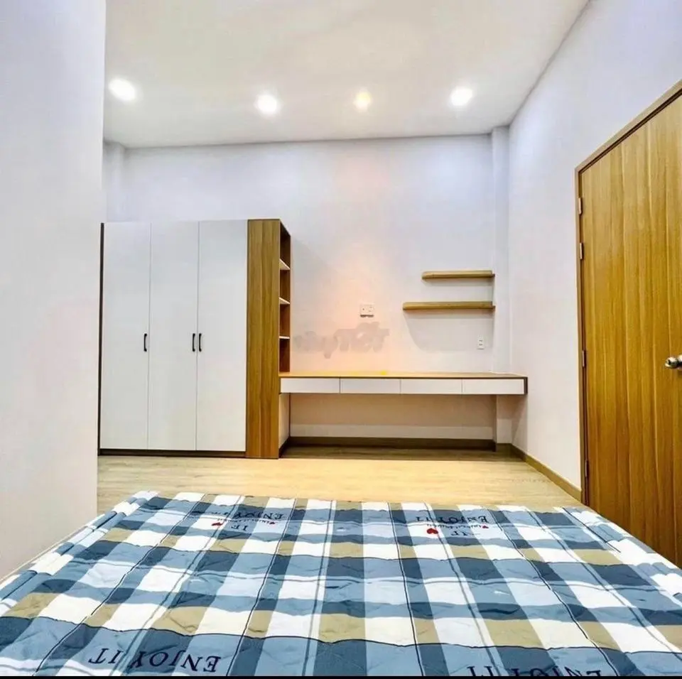 Chính chủ bán gấp nhà 50,4m2, nhà đúc kiên cố, giấy tờ hoàn công đủ