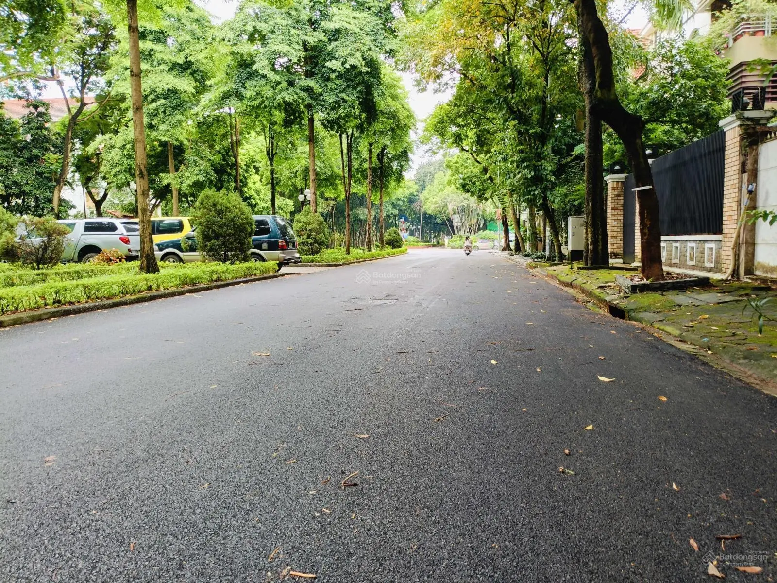 Bán biệt thự bán đảo Linh Đàm 256m2, mặt đường Nguyễn Duy Trinh siêu vip, nội thất đẹp, SĐCC