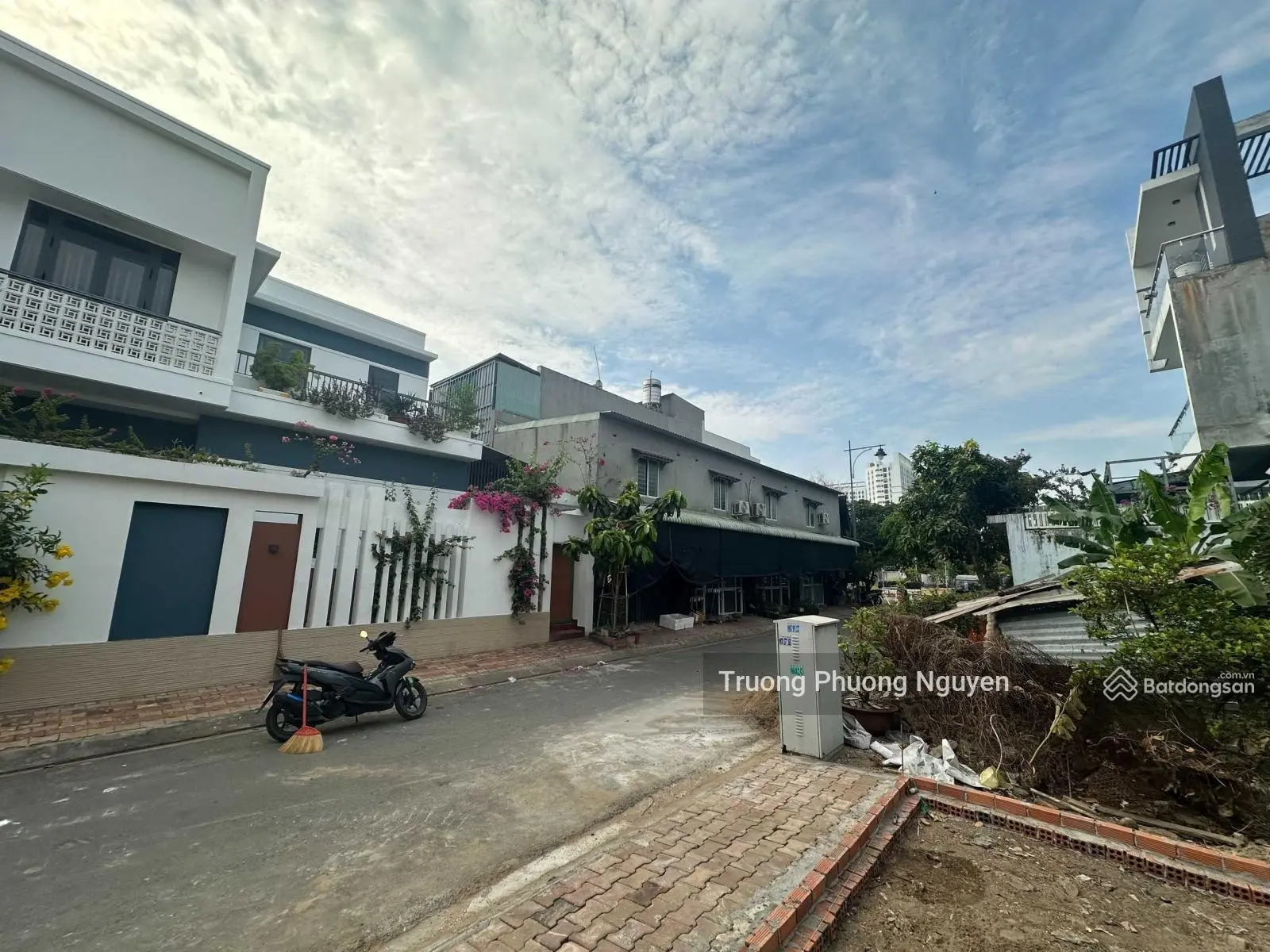 136m2 đất khu dân cư đường bàn cờ, phía sau chợ đầu mối Thủ Đức mặt tiền nhựa 11m, sổ sẵn full thổ