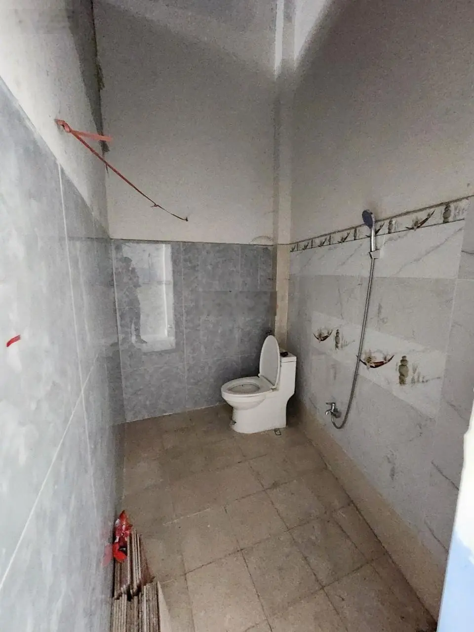 1 tỷ 950 bán đất có nhà cấp 4 phần thô cách đường Nguyễn Thị Tươi 200m, P. Tân Bình, Dĩ An