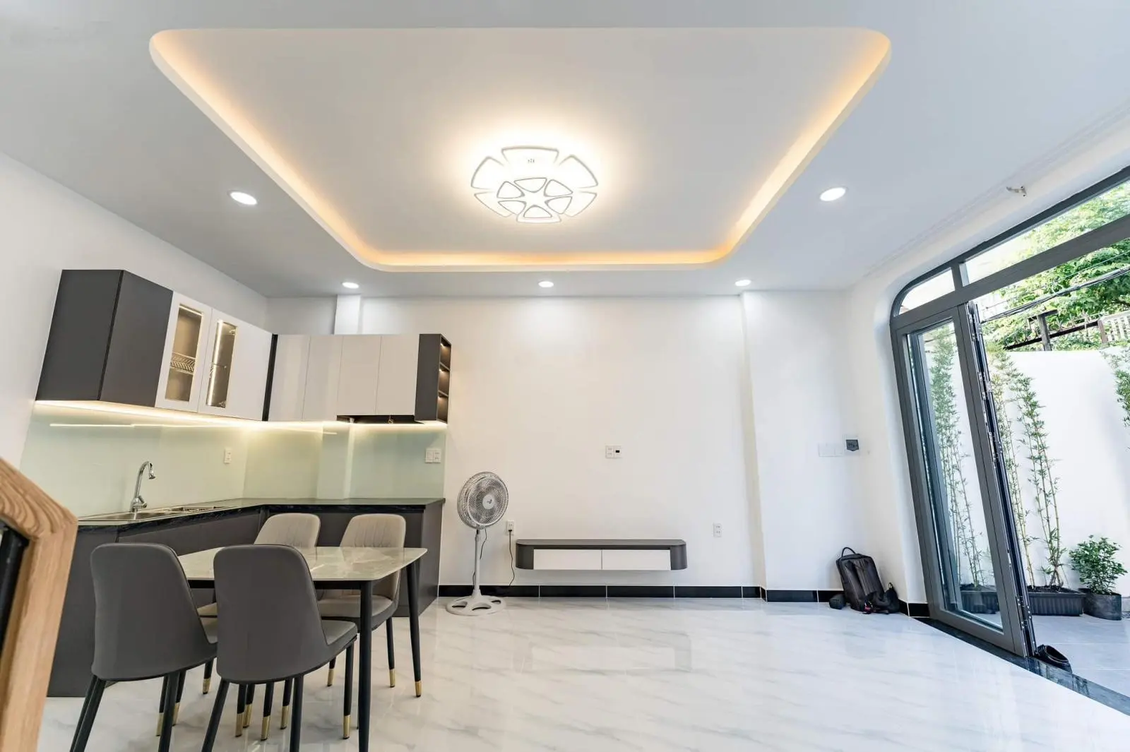 Nhà đẹp giá phải chăng, chỉ còn 1 căn duy nhất tại Nguyễn Đình Chiểu chỉ 3.6 tỷ, 56m2, đã có sổ