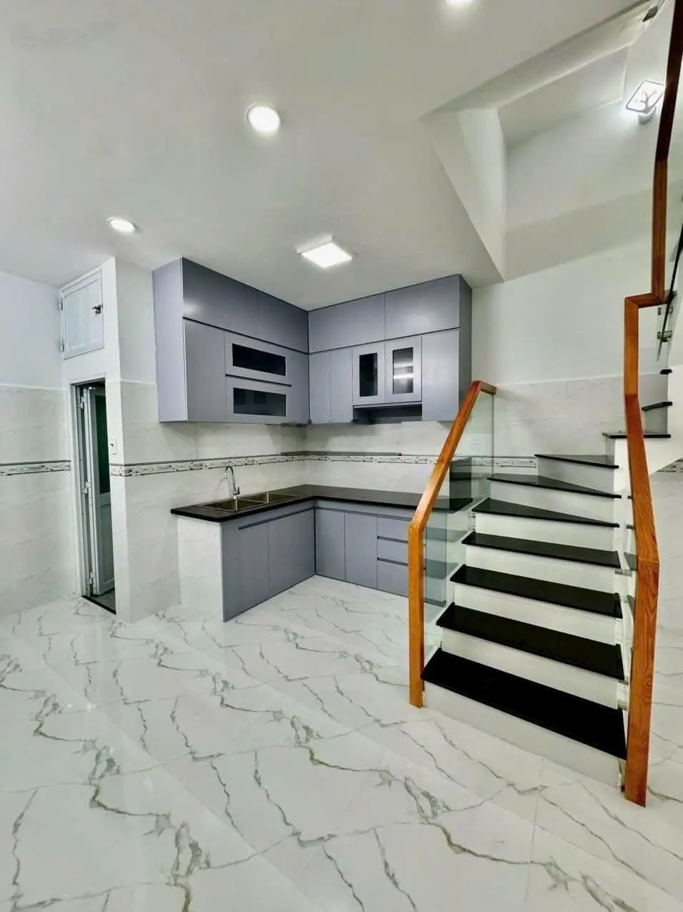 Kẹt tiền bán nhà Đoàn Nguyễn Tuấn, Bình Chánh. SHR. Diện tích nhà 80m2. Giá bán 510 triệu .
