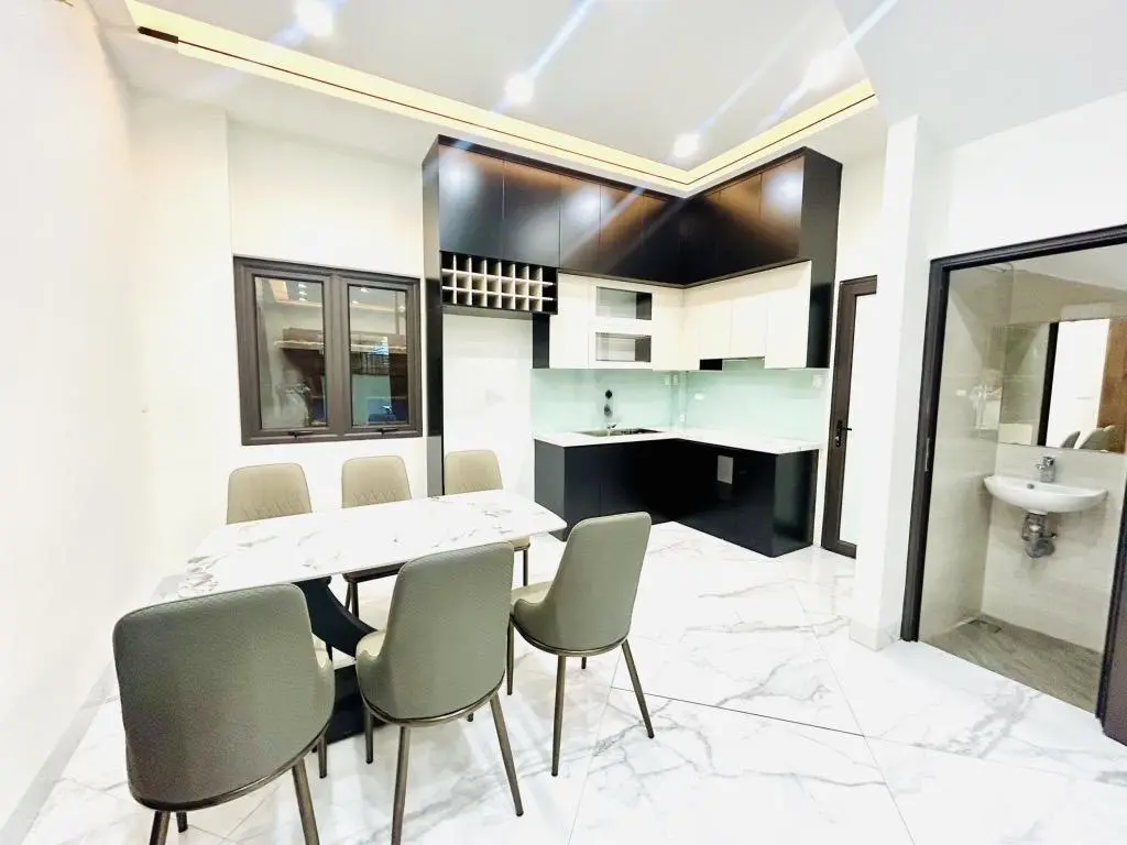 Bán nhà đẹp hai bà trưng - full nội thất cao cấp - sổ đỏ chính chủ