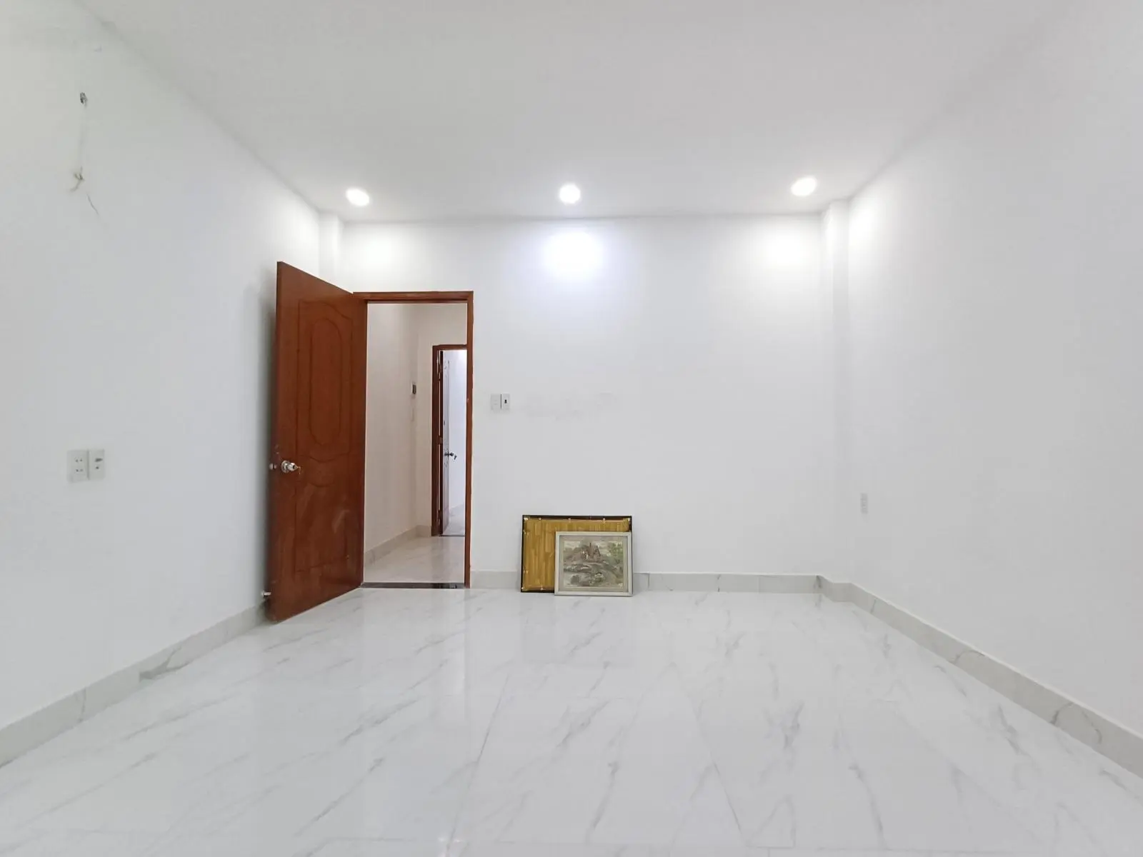 Nhà sân xe hơi 4m*17m - Tô Ngọc Vân - Ngã Tư Ga 2km - Phường Thạnh Xuân - Q12 - HCM
