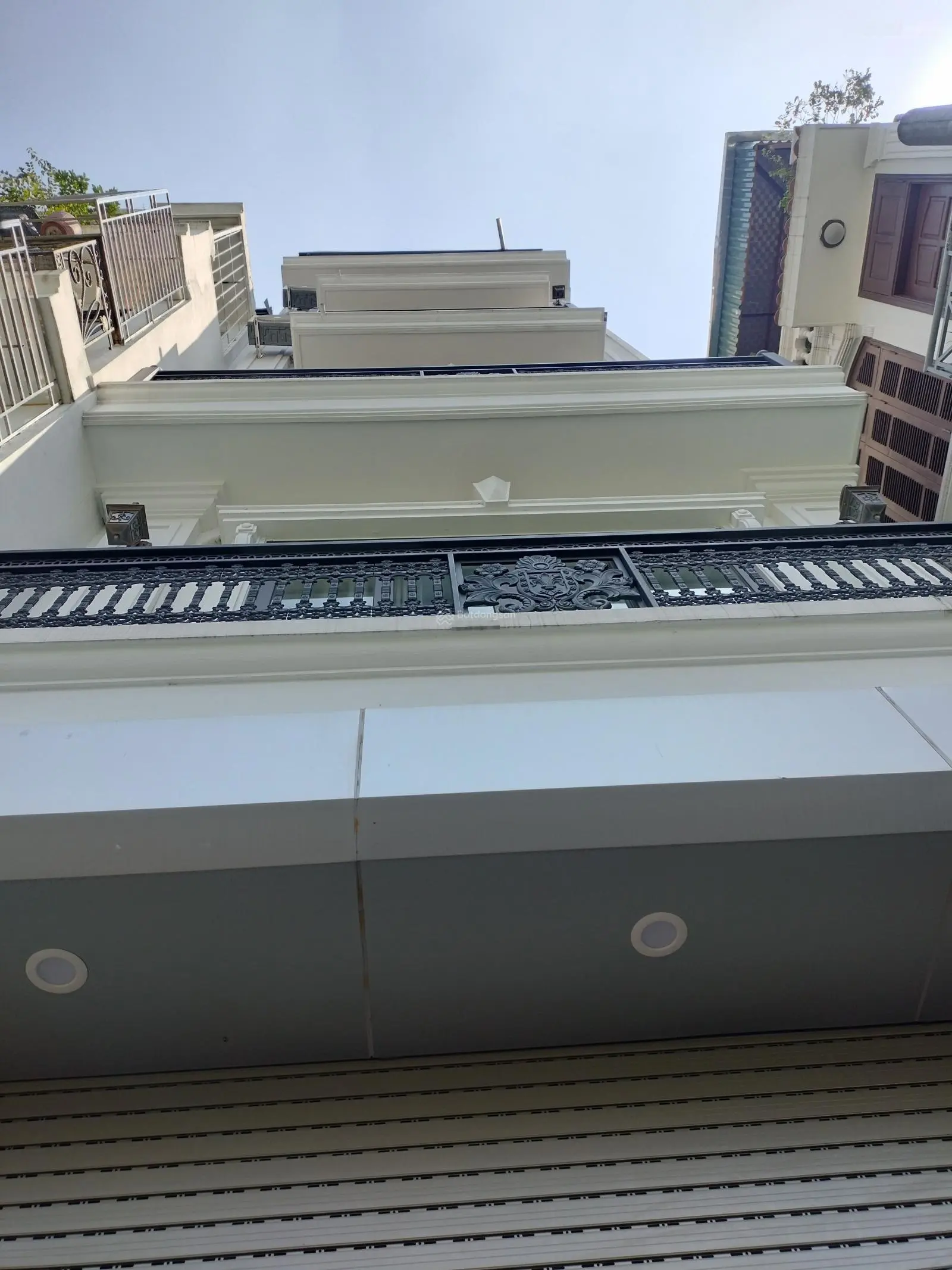 Cực phẩm cực phẩm rất hiếm nhà đẹp Lương Khánh Thiện, DT 42m2, MT 6m 5 tầng ô tô đỗ cổng