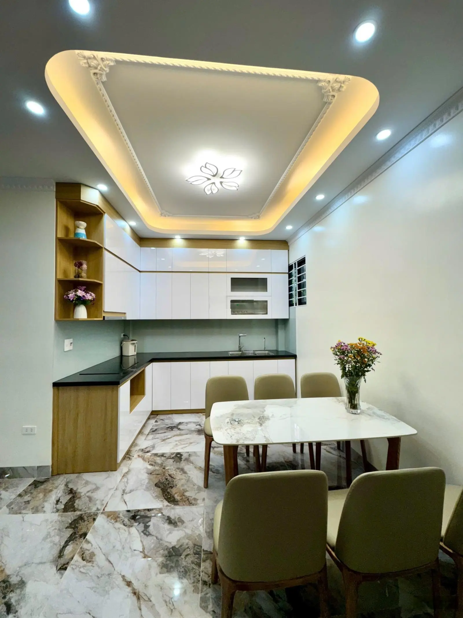 Bán nhà ngọc lâm | 5 tầng - thang máy - 60m - 12tỷ - ngõ nông 3 bước ô tô