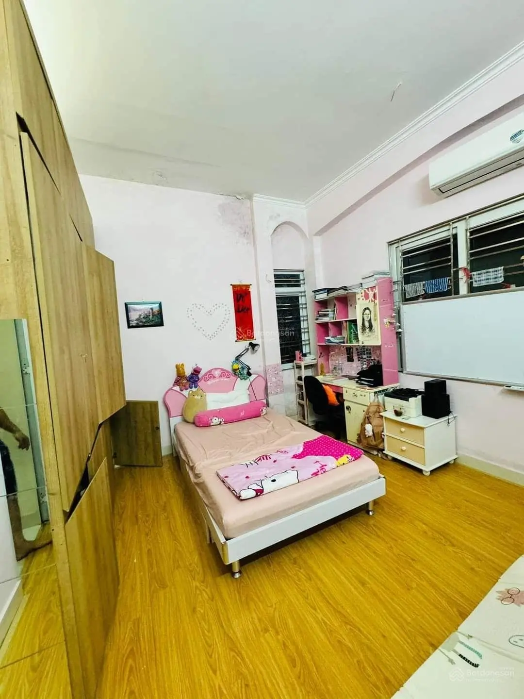 Bán Gấp nhà siêu hiếm Cầu Giấy, 42m2 x 4 tầng ngõ thông thông tứ tung xung quanh ngập tràn tiện ích