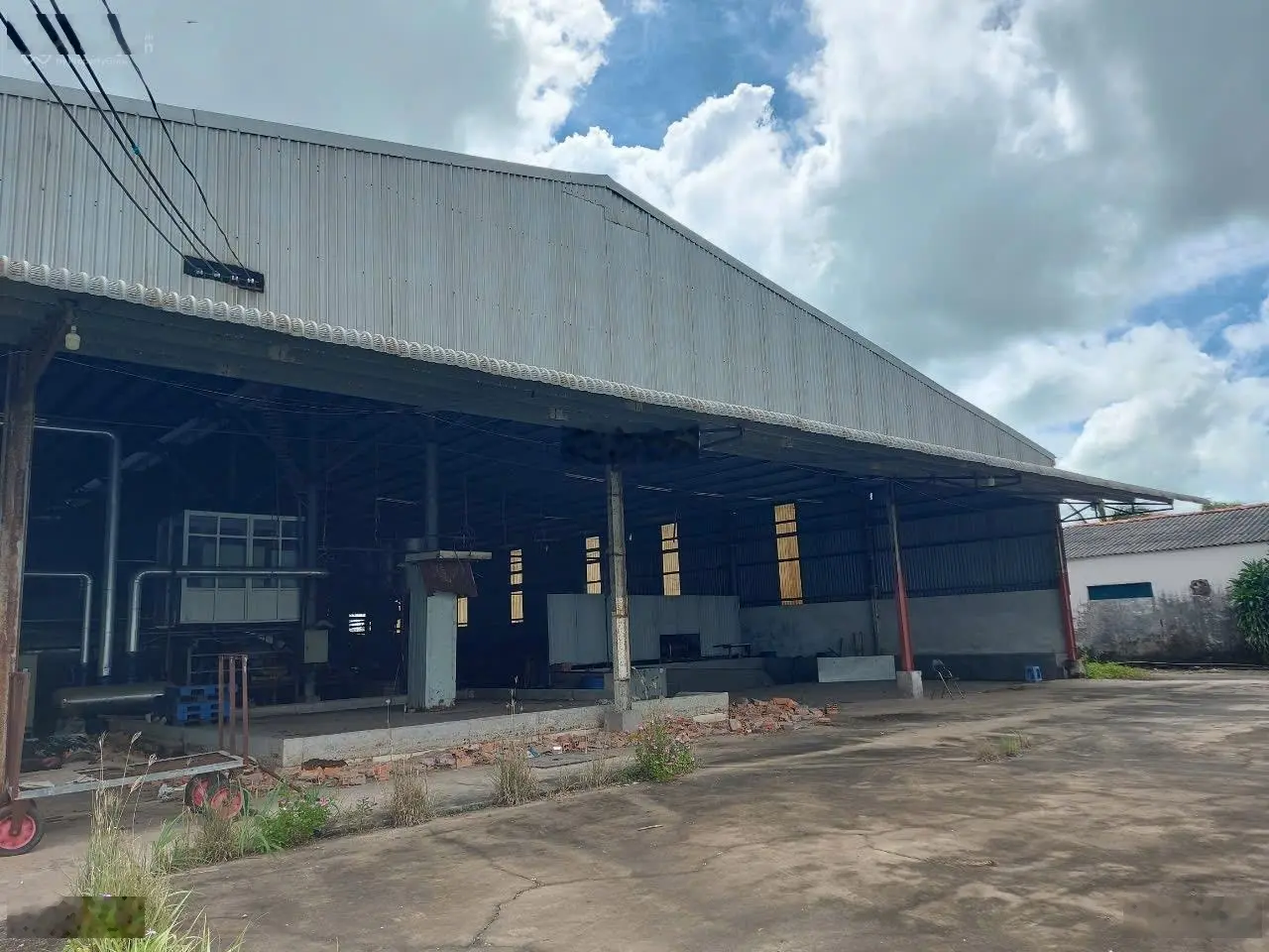 Bán, cho thuê nhà xưởng thị trấn Trần Đề, tỉnh Sóc Trăng. DT: 81x90m. Giá 12,2 tỷ