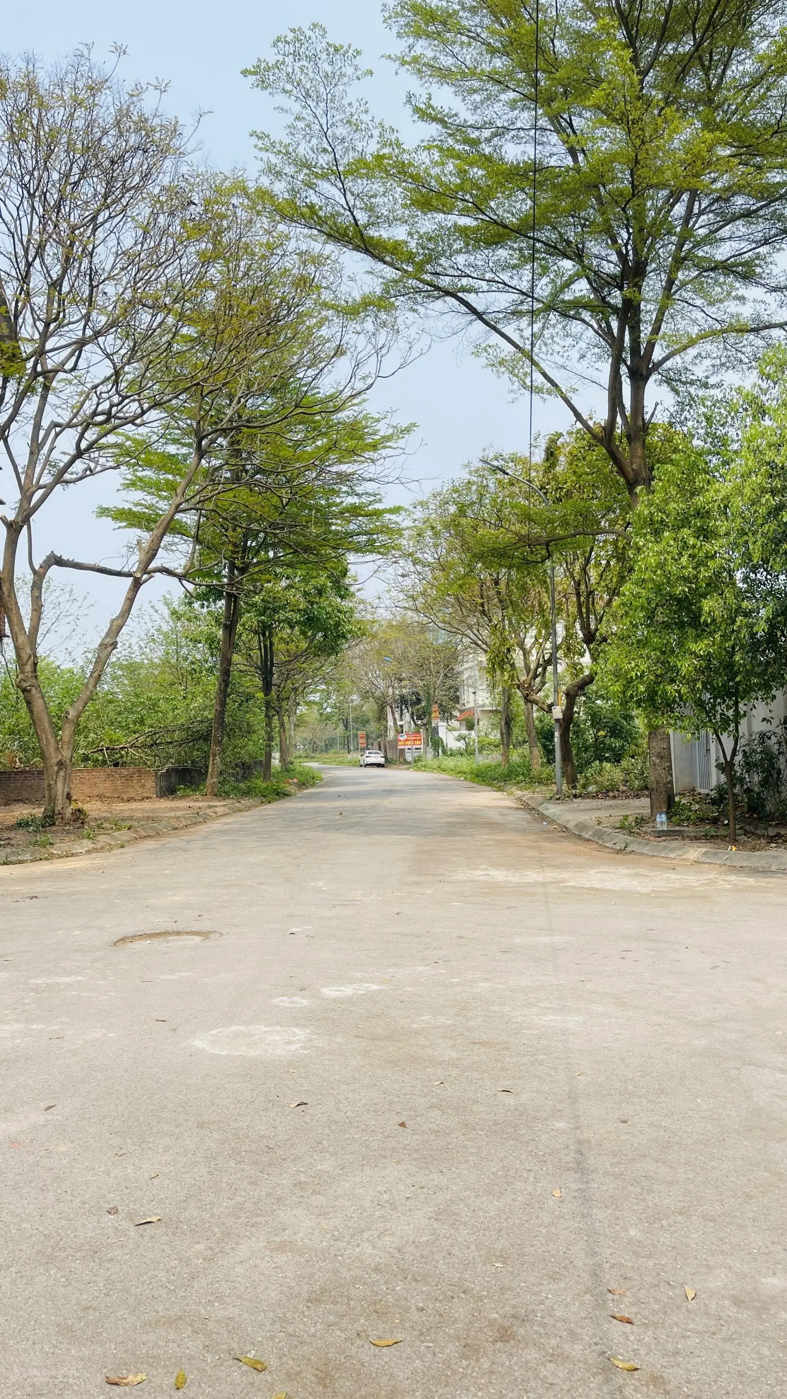 Bán biệt thự góc 254 m2 sổ đỏ sang tên chính chủ. Vị trí đẹp nhất khu đô thị, thiết kế hiện đại