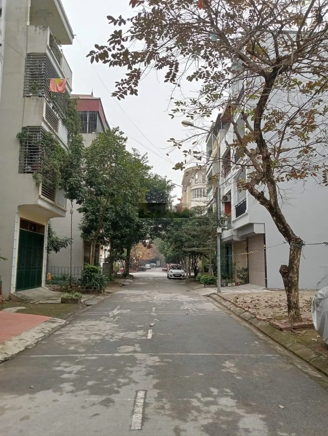 Bán đất PL gần cầu Vĩnh Tuy DT 224m2 MT 8,8m tặng nhà 4tầng, trong đê 2 ôtô tránh, sổ đỏ CC, TC 24T