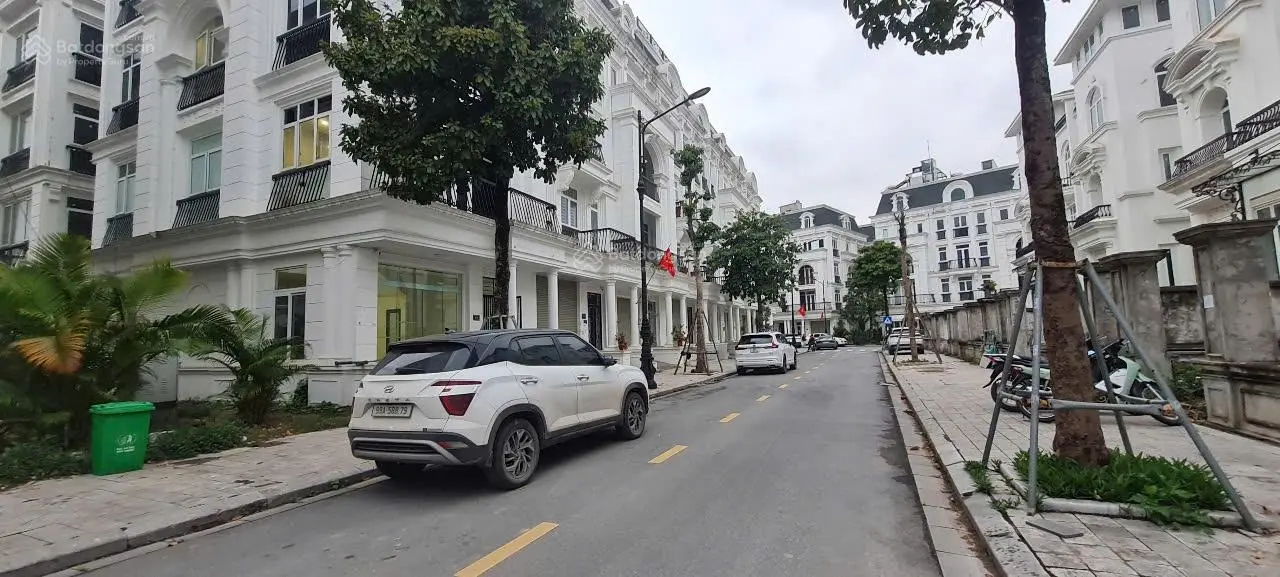 Bán BT 4PN, 4WC, 96m2, Louis City, 27 tỷ VND trục đường 70 Đại Mỗ