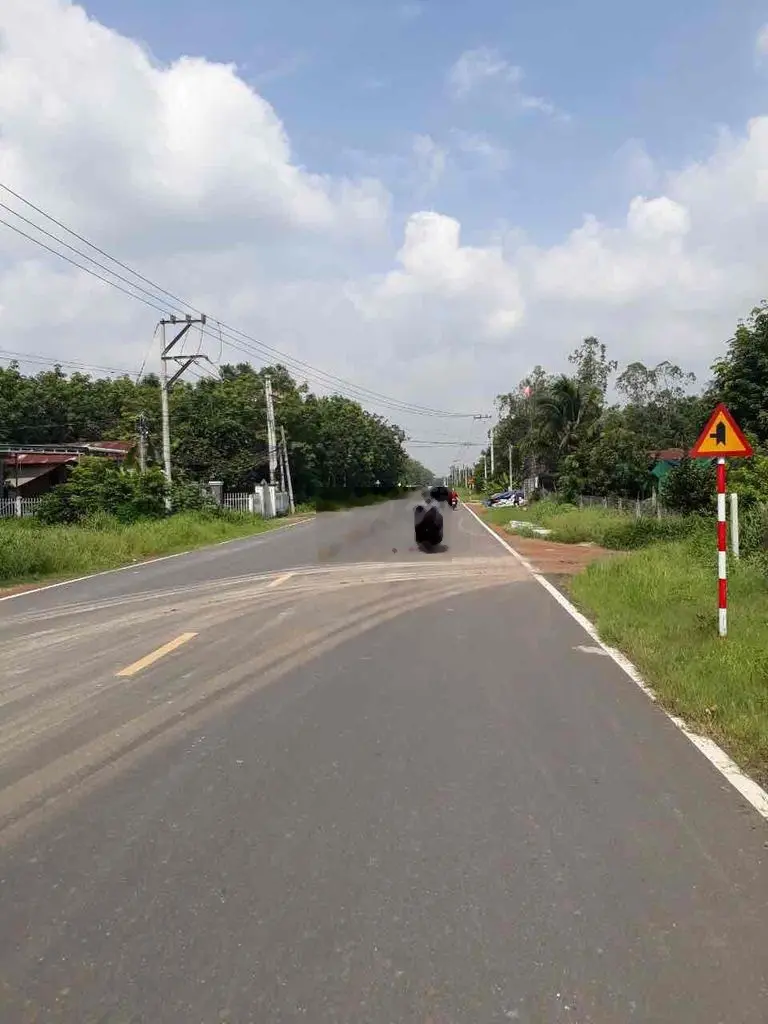 cần bấn gấp lô đất 1000m2 giá 190 triệu