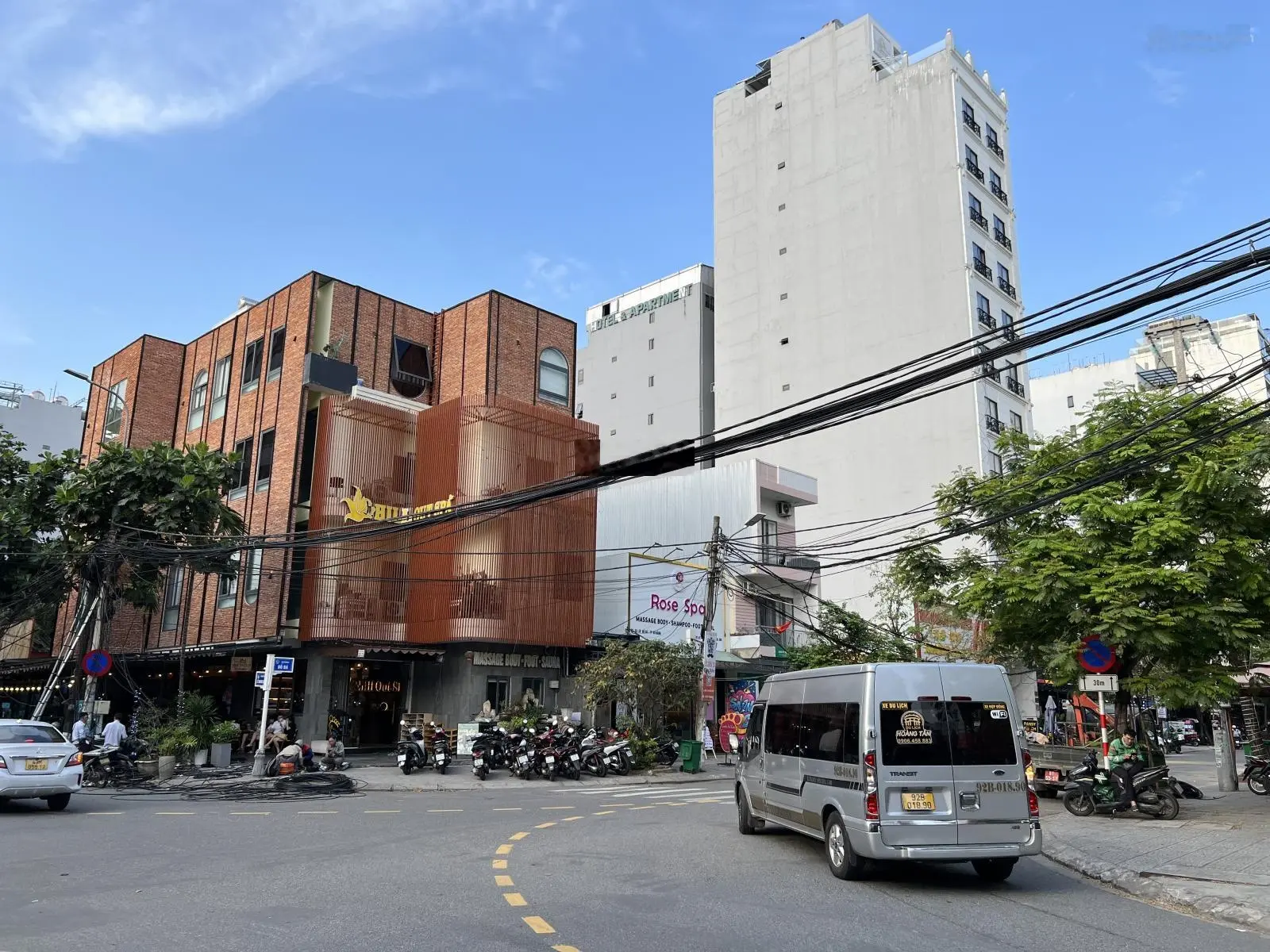 NGUYỄN VĂN THOẠI , trục thông bãi tắm . DT 135m2 ngang 6,4m. Gần Biển