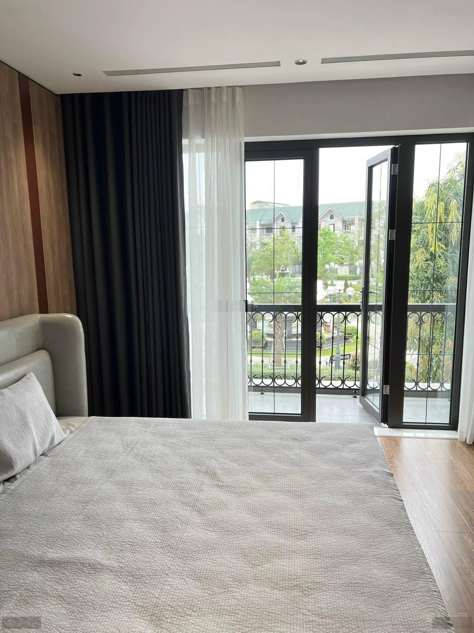 Cần Bán Gấp Biệt thự Kita Ciputra - Tây Hồ, 150m2, 1 hầm + 4 tầng, giá 320 triệu/m2