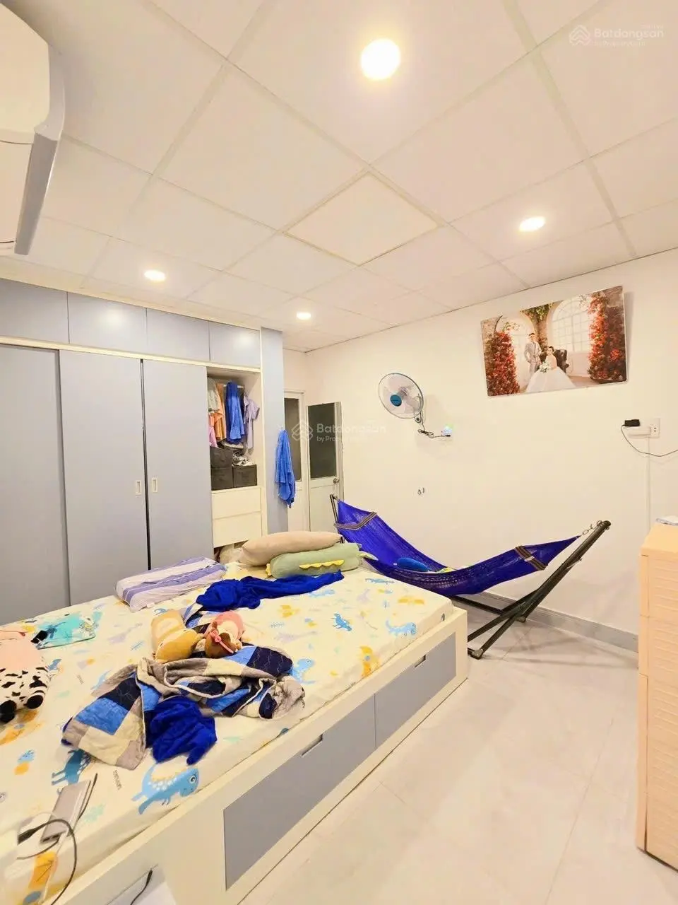 Nhà đẹp tặng full nội thất - DT 56.9m2 - 2 PN & 2wc hẻm xe hơi - giá chỉ 3 tỷ 550 còn thương lượng