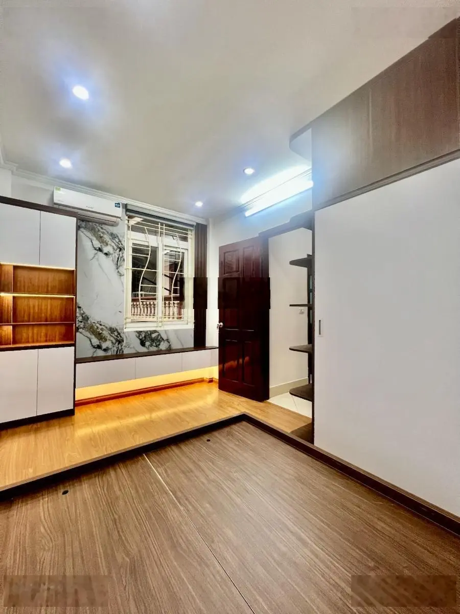 Bán nhà Định Công - lô góc - 37m2 - 5 tầng - 8,6 tỷ - sổ đỏ vuông