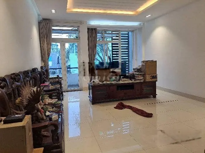 Bán nhà 3 tầng đường Ni Sư Huỳnh Liên, P. 10, Tân Bình bên khu Bàu Cát 3PN, giá 5,8 tỷ