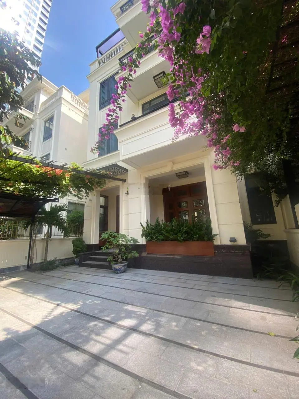 Siêu đẹp - duy nhất - bán biệt thự Ba Son Quận 1 - mới 100% hầm 4 tầng có thang máy