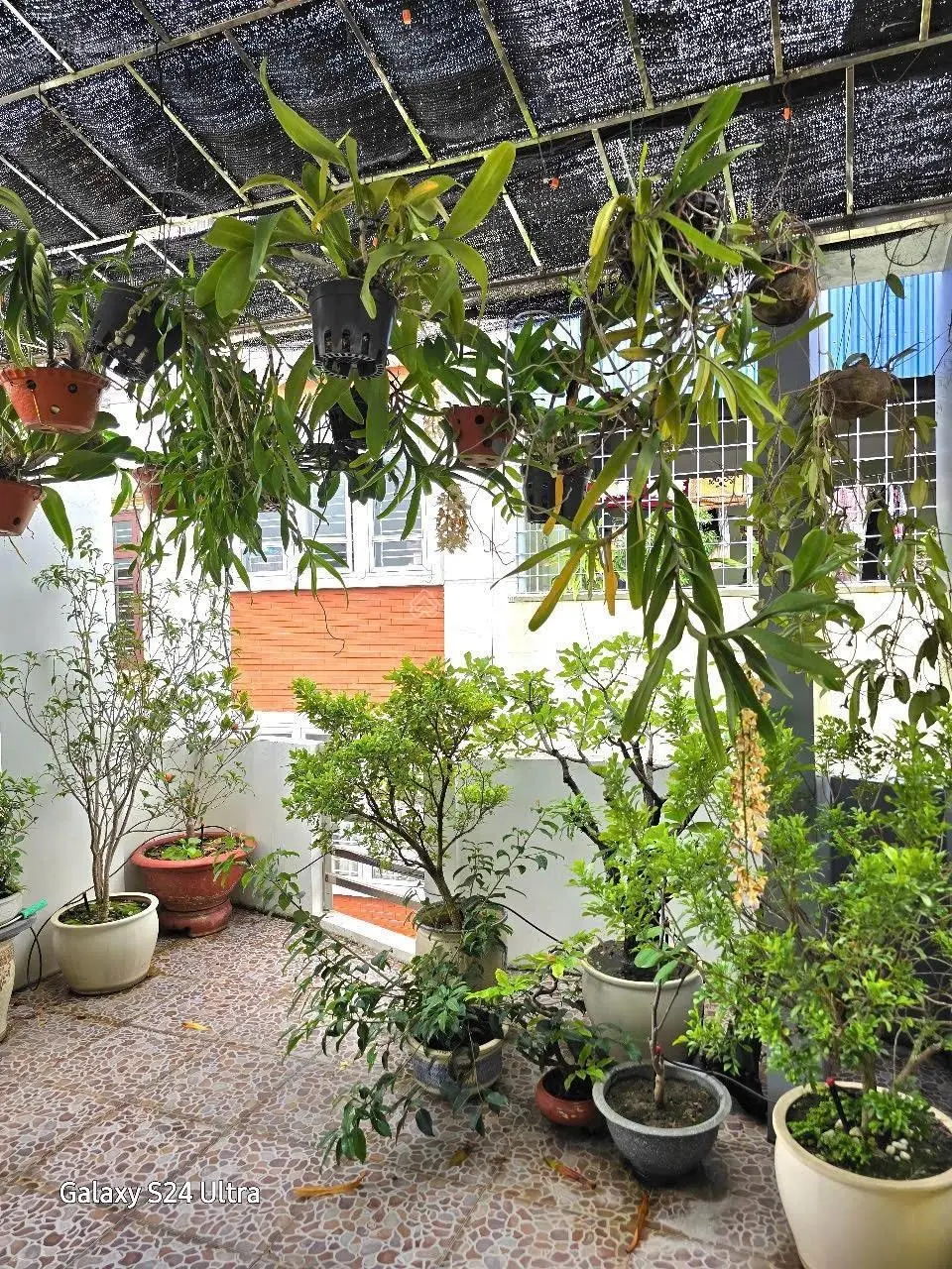 Nhà mặt ngõ to khu vực Trần Nguyên Hãn. Ô tô đỗ cửa, vào nhà thoải mái
