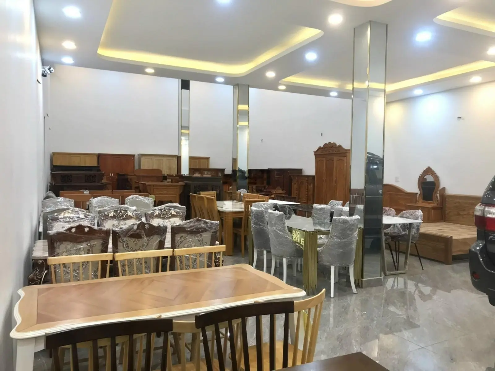Siêu phẩm cực hiếm MT Nguyễn Văn Quá gần 360m2, 5tầng. Ngộp giảm 16tỷ, giá chỉ 70tr/m2