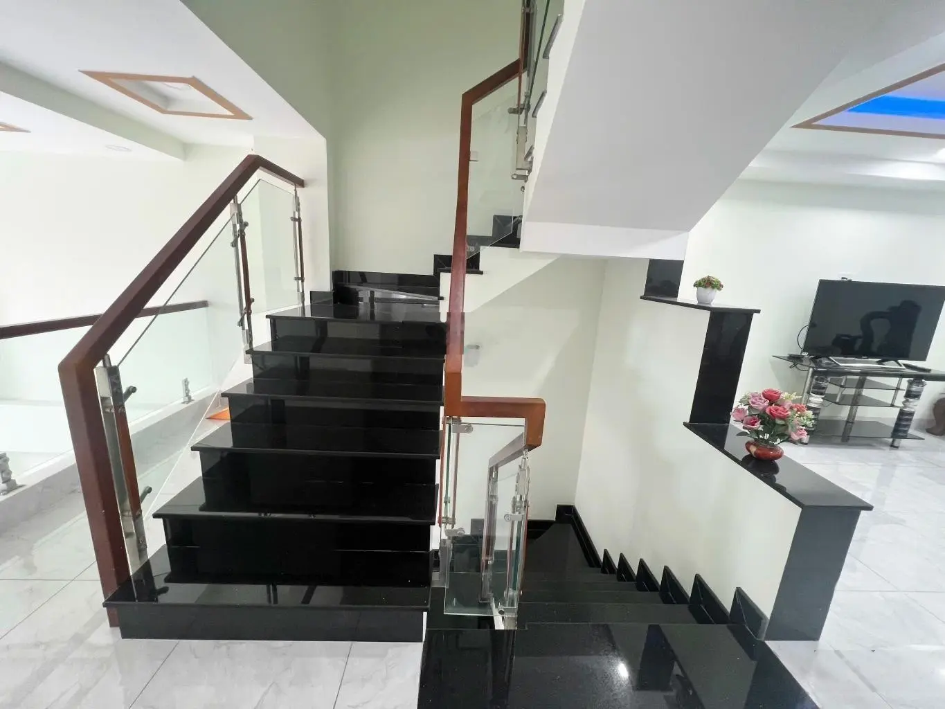 Bán NR 4PN, 4WC, 60m2, 6,5 tỷ tại Hoàng Hữu Nam, Long Thạnh Mỹ, Q9, TP.HCM - HOT!