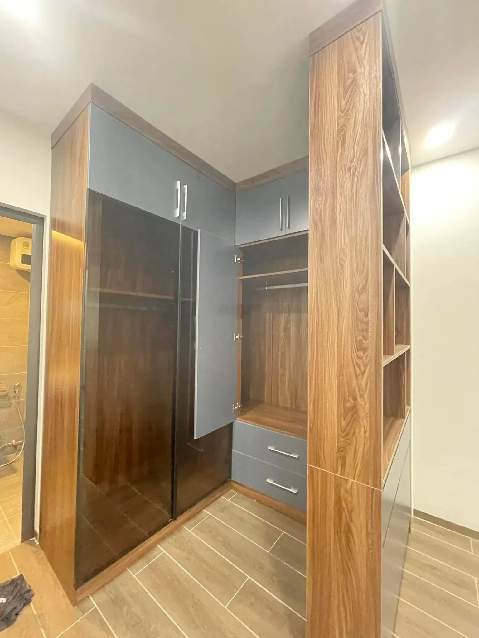 Bán nhà Văn Cao Ba Đình 100% tin thât
41m2 - 5.3m MT 6.7 tỷ Nhà tuyệt đẹp thiết kế hưởng
