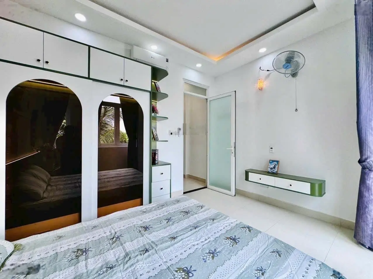 Siêu phẩm nhà đường 3 Tháng 2, Quận 10. Kế bên Vạn Hạnh Mall. 52m2 giá chỉ 3tỷ320, có sân thượng