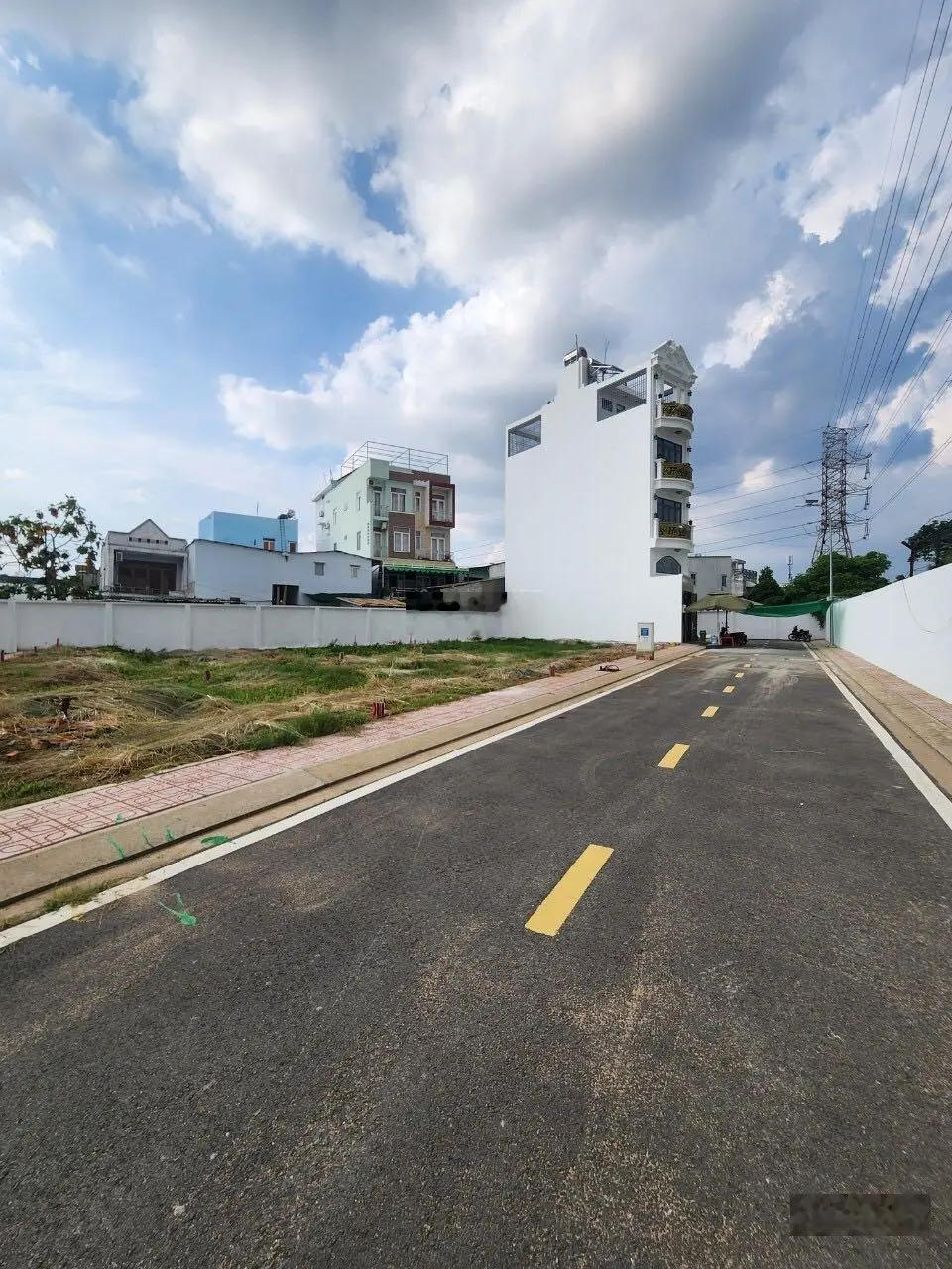 4.1tỷ/nền 51m2 cách Aeon Mall 3p, sổ sẵn, xây tự do