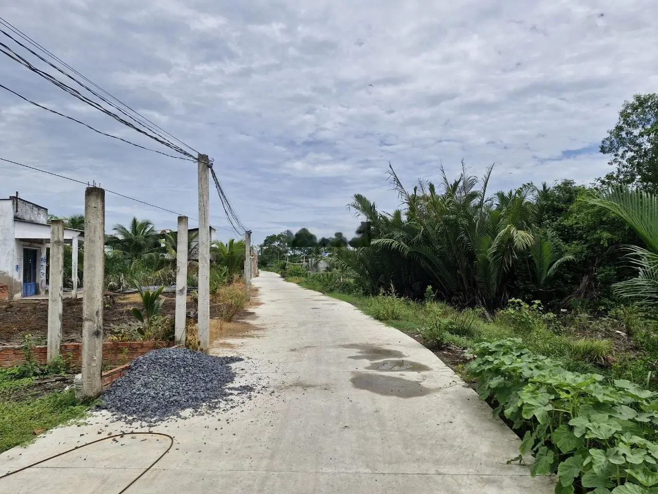 Chủ gửi bán nền đất thổ cư 549m2, đường xe hơi tới đất khu đông dân, giá rẻ, SHR