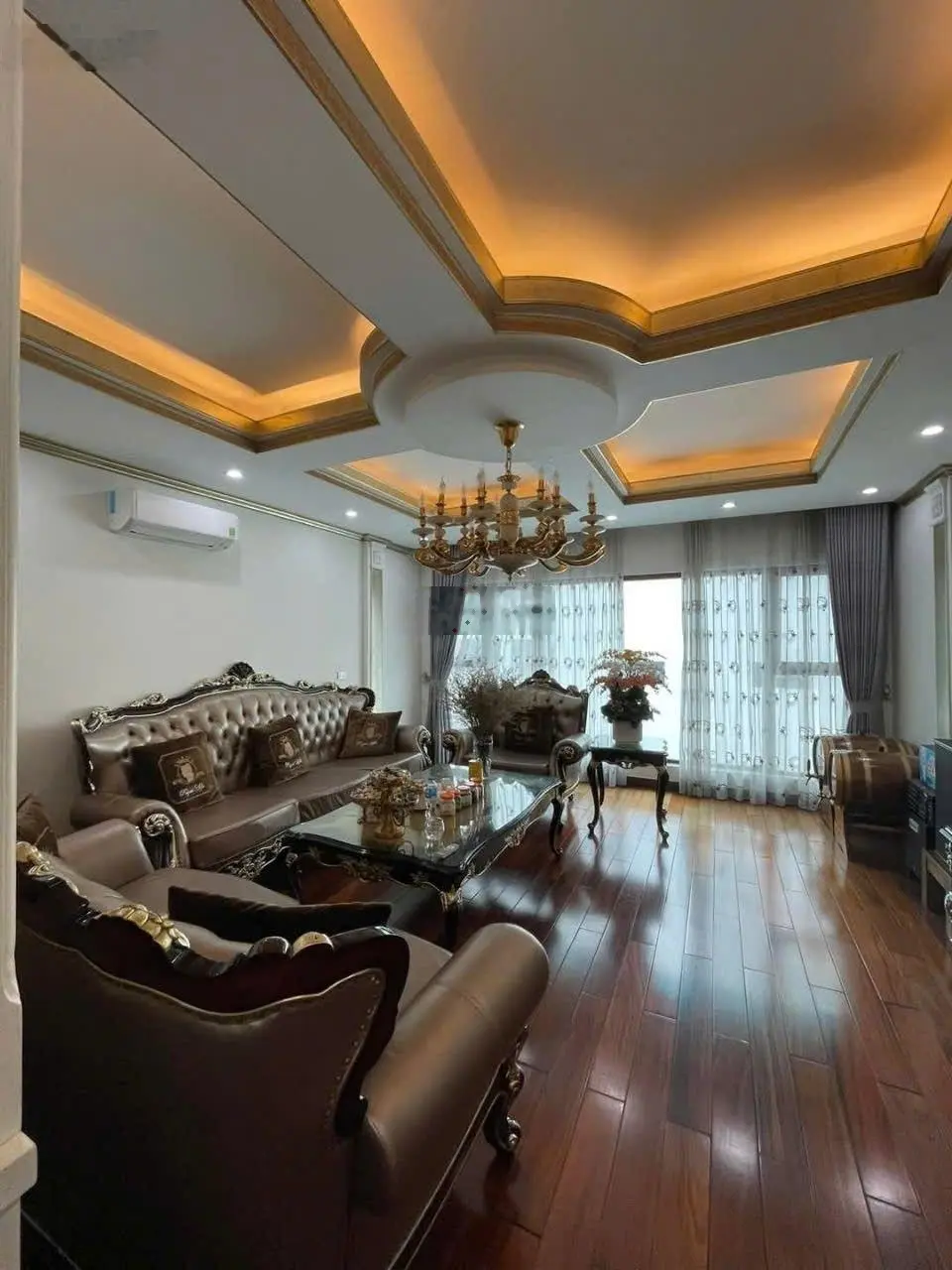 Chính chủ Bán Nhà Phân Lô Thái Hà- ô tô đỗ cửa- Nhà cực đẹp- hai thoáng- sân rộng- 4 ngủ- Sổ đẹp