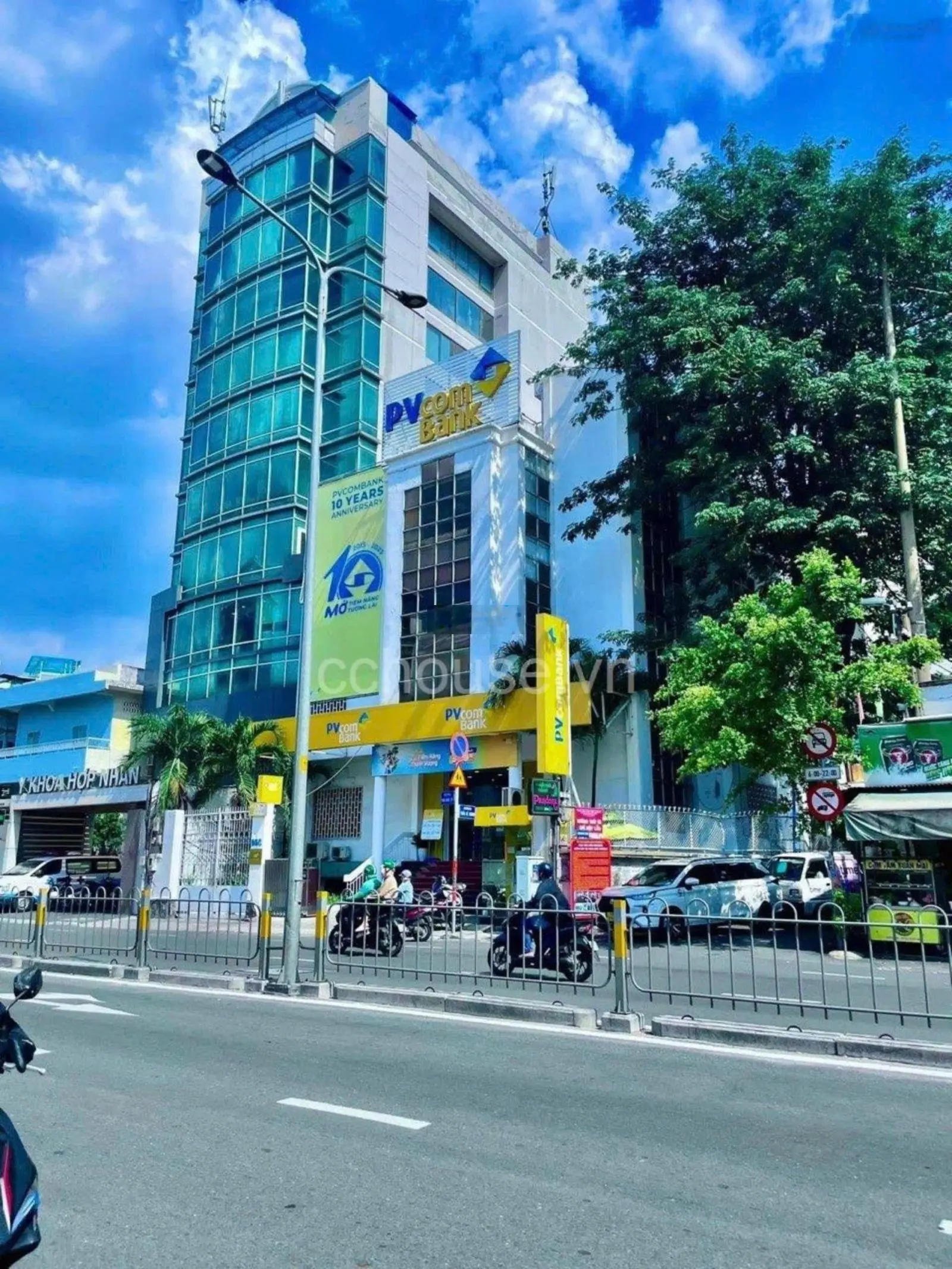 Bán tòa nhà 8 tầng MT Bạch Đằng, Bình Thạnh 7.5x35m DTSD 1.262m2 giá bán 63 tỷ TL